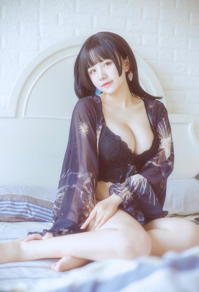 阿半今天很开心 – NO.016 黑色吊带[23P-220MB]