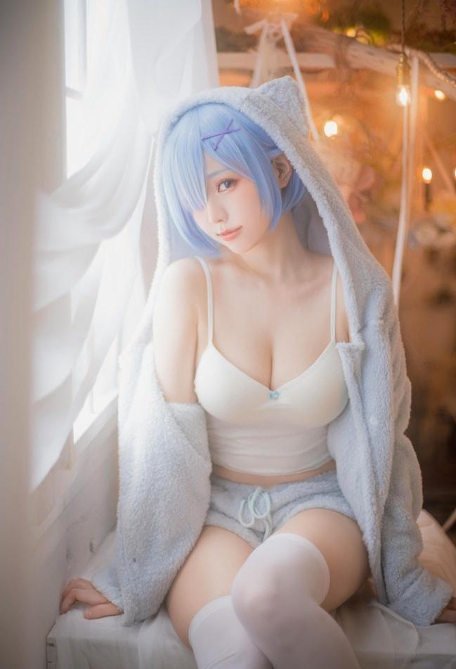ElyEE子 – NO.101 2022.June-T4(4套_视频)[121P3V-303MB]
