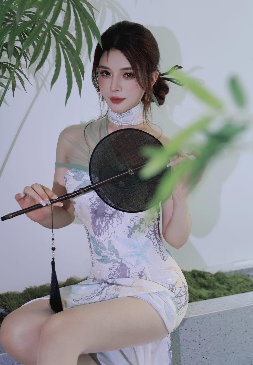 [XiuRen秀人网] 2025.08.27 No.10694 阿依莎 [82+1P]