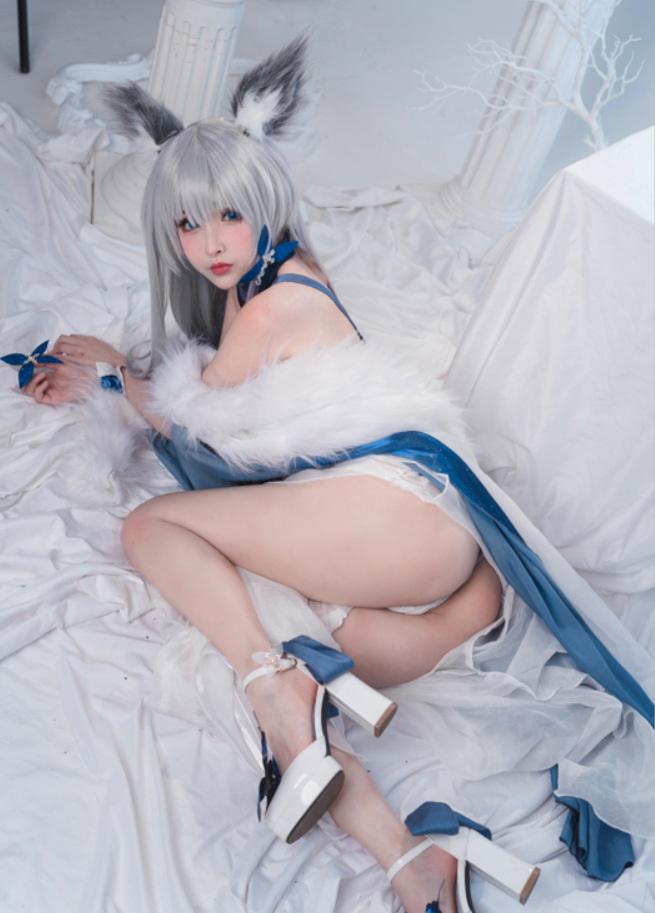rioko凉凉子 – NO.54 信浓礼服[32P/203MB]